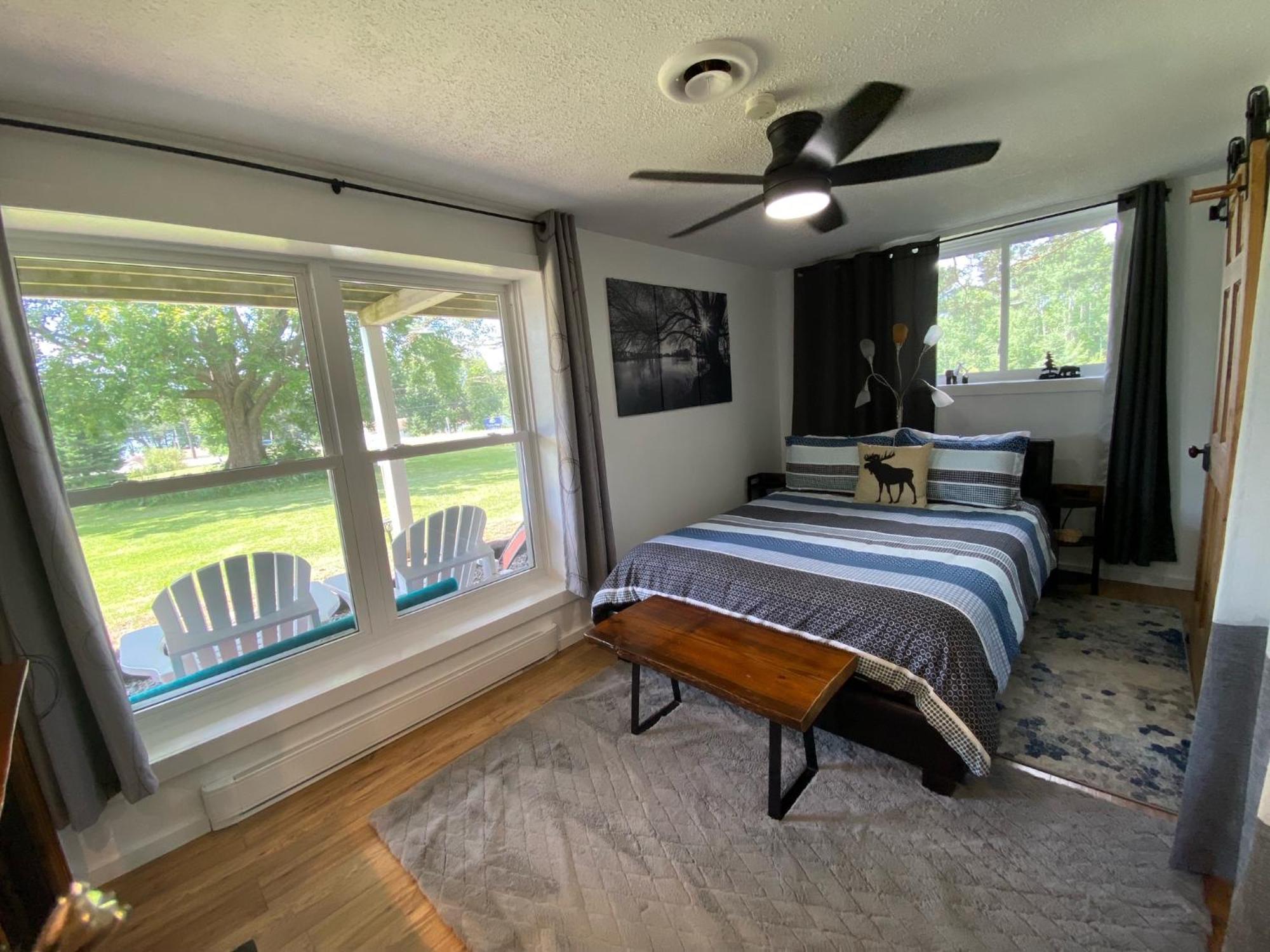Our Place Up North Bnb 헌츠빌 외부 사진
