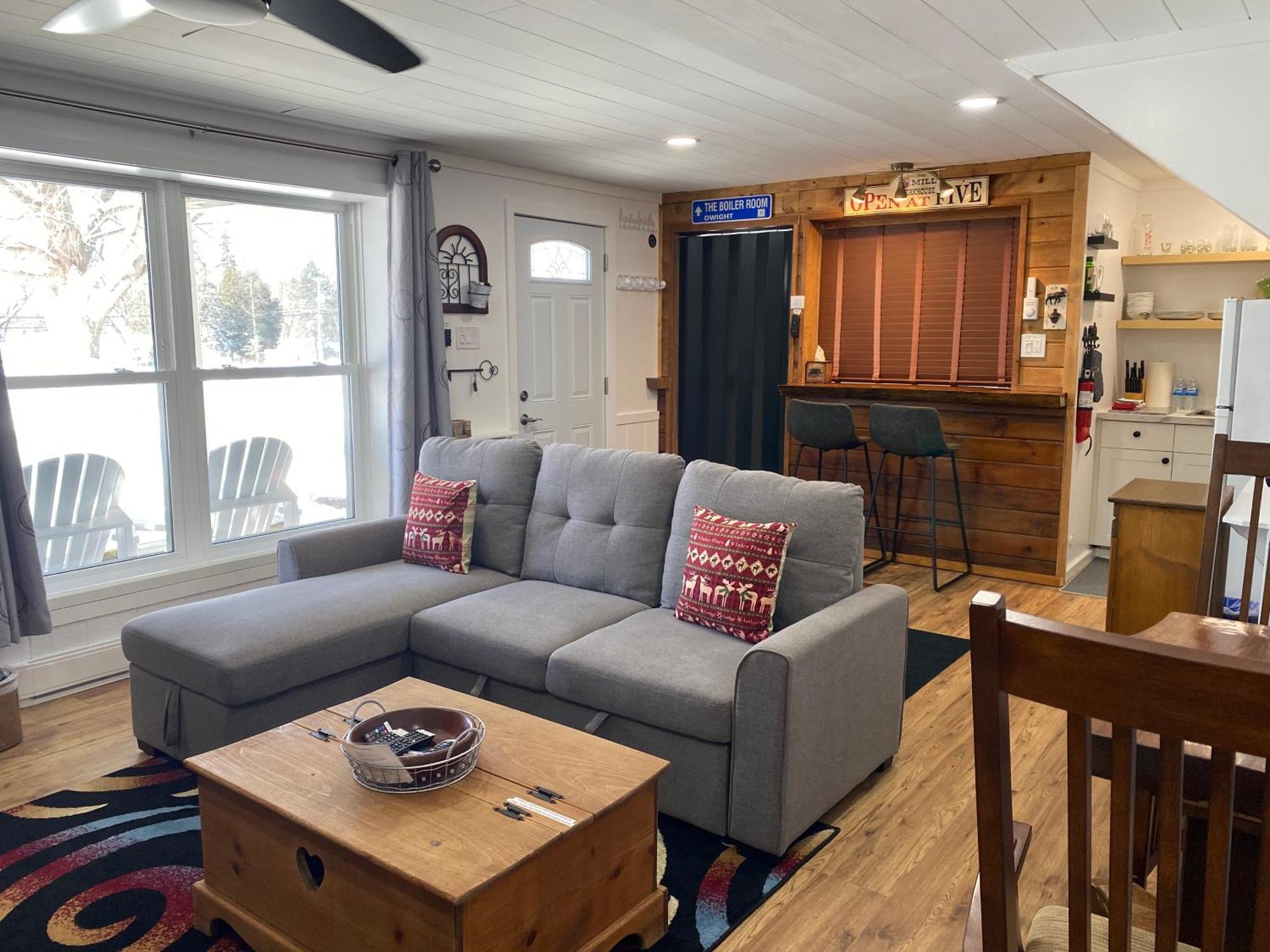 Our Place Up North Bnb 헌츠빌 외부 사진
