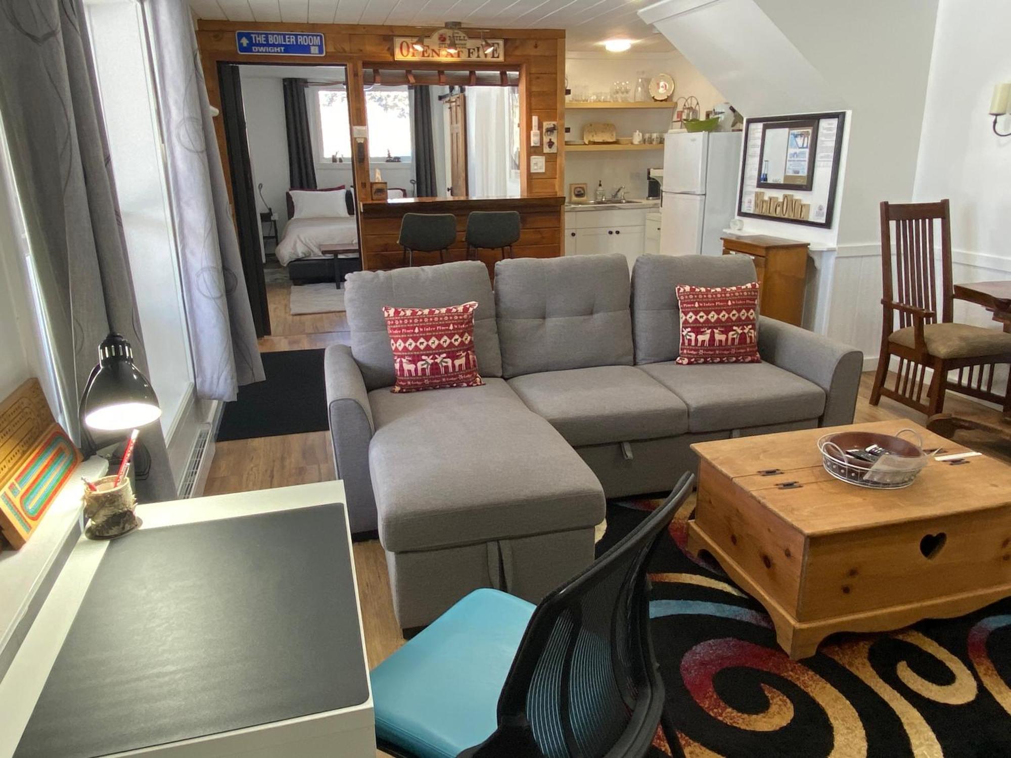 Our Place Up North Bnb 헌츠빌 외부 사진