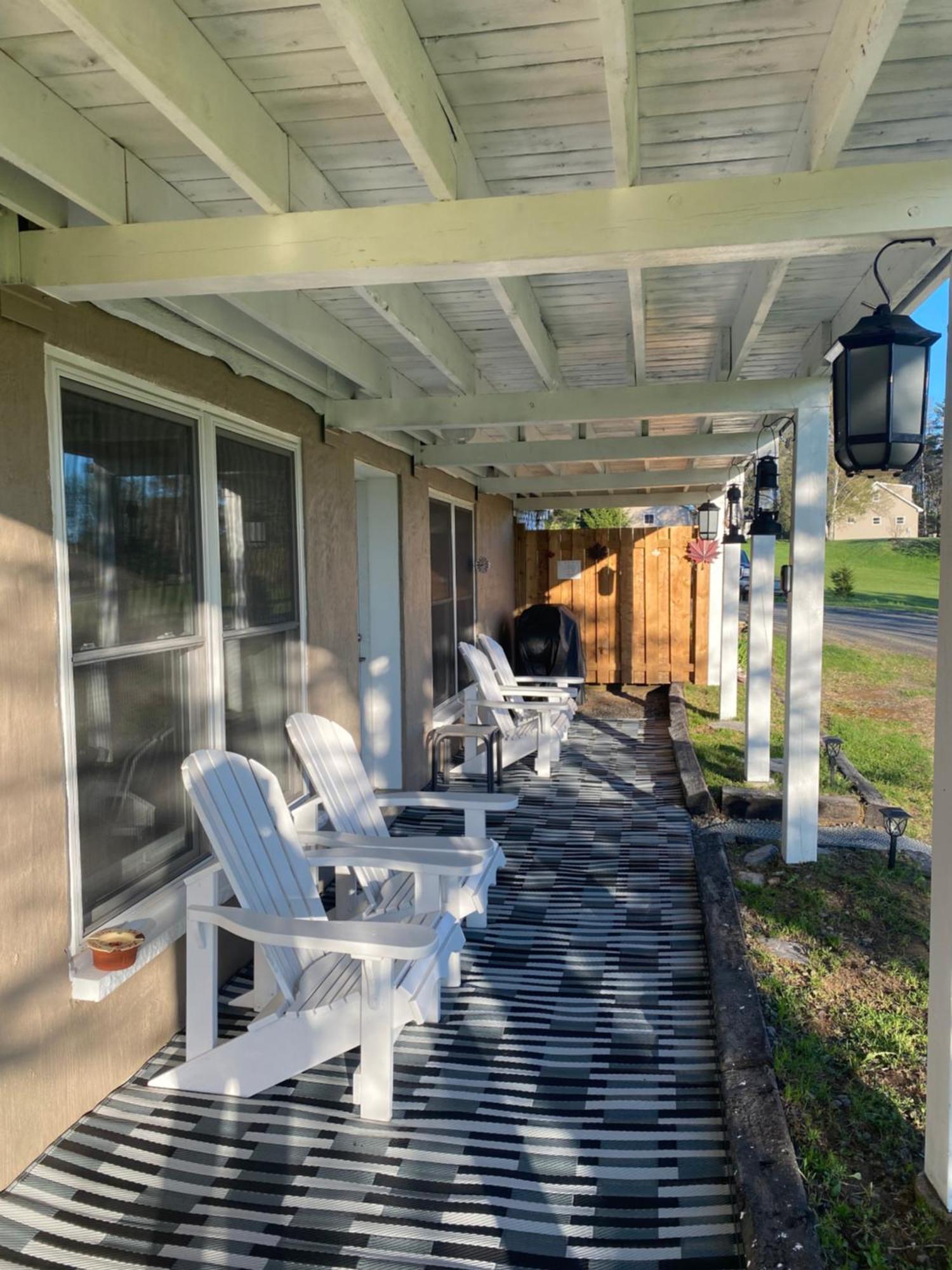 Our Place Up North Bnb 헌츠빌 외부 사진